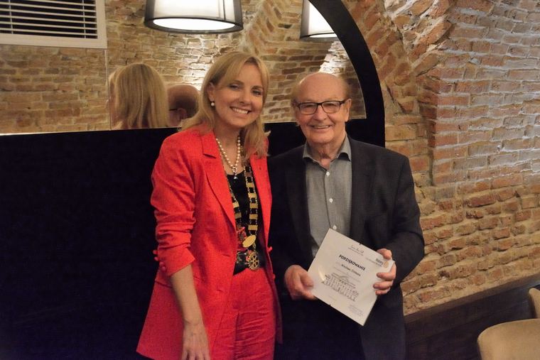 Wiesław Ochman podczas spotkania w klubie Rotary Warszawa-Belweder